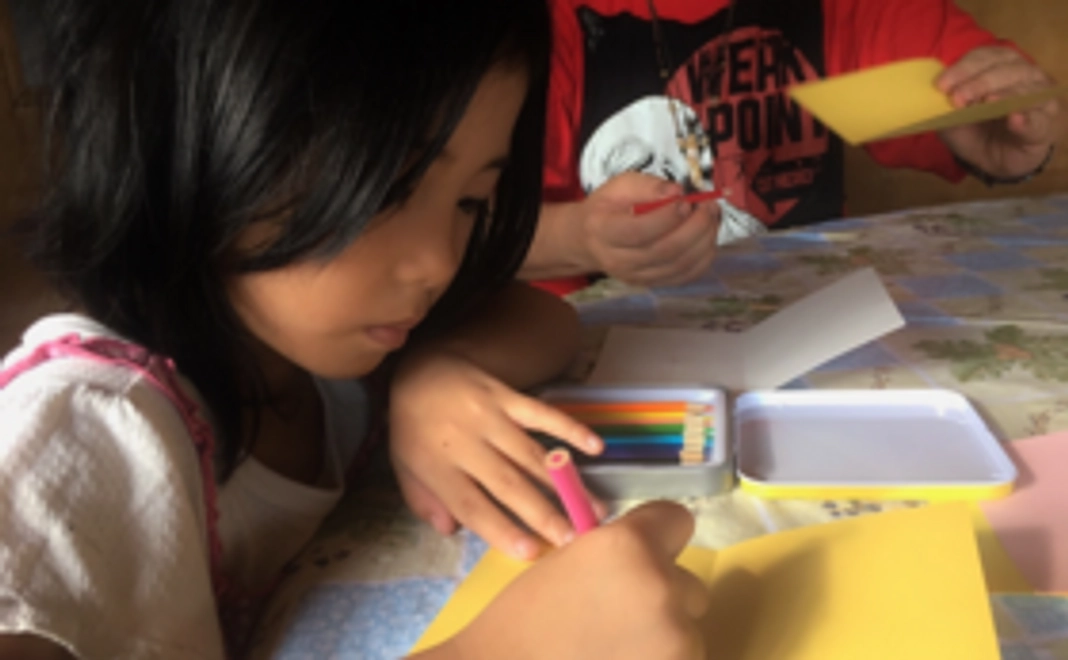 スラムの子どもたちより