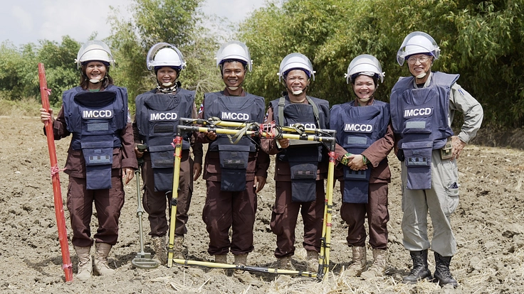 歩みを止めない。カンボジアでの地雷撤去、平和を取り戻す技術を世界へ