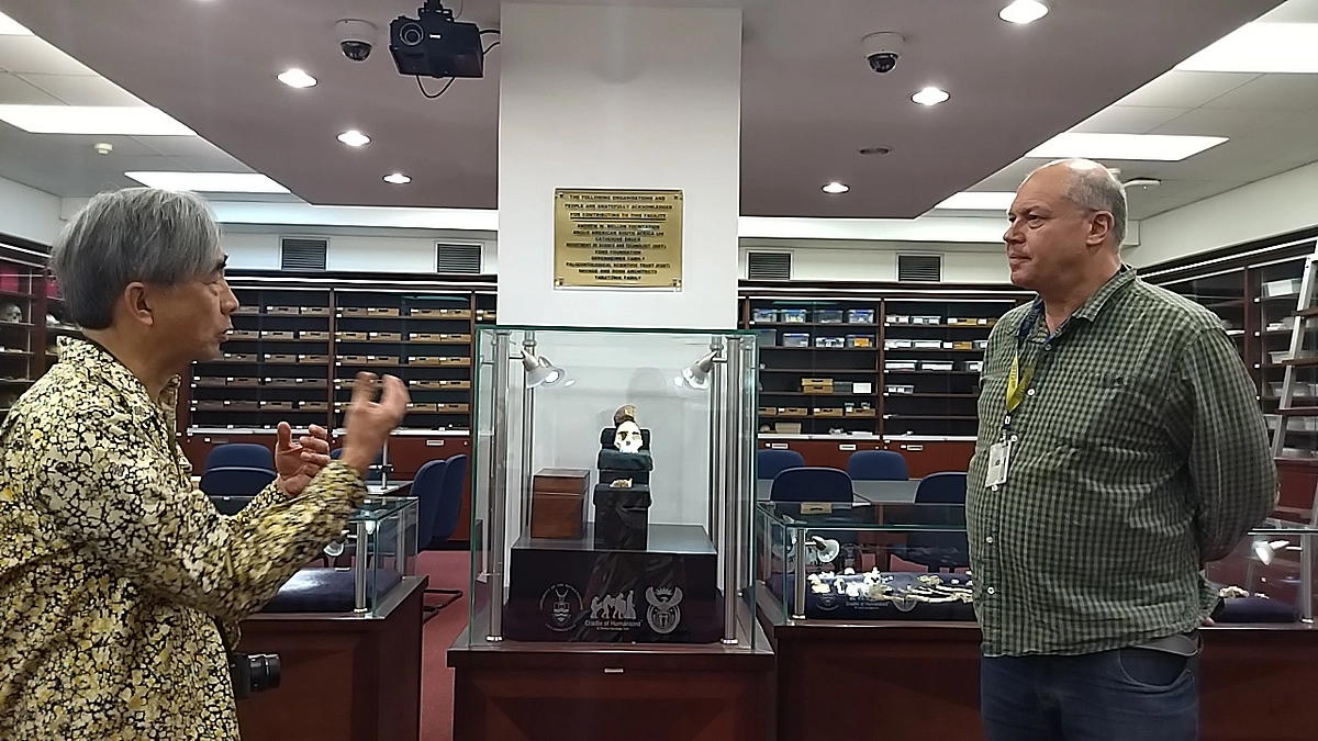 朋有り遠方より来る、亦楽しからずや。（遠くから来てくれた人は、みんな友達だ!!）