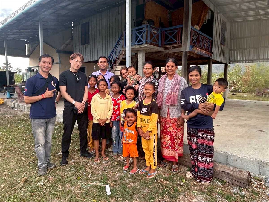 ２世帯に貧困支援＋自転車の寄贈