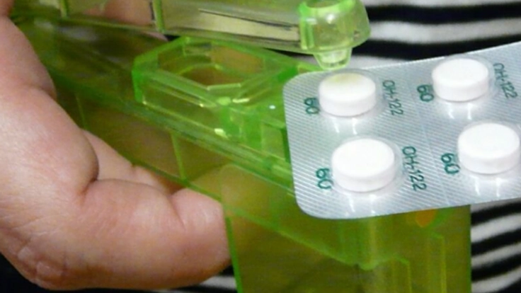 錠剤を簡単に抜く「おくすりパンチ」を介護施設に届けたい！