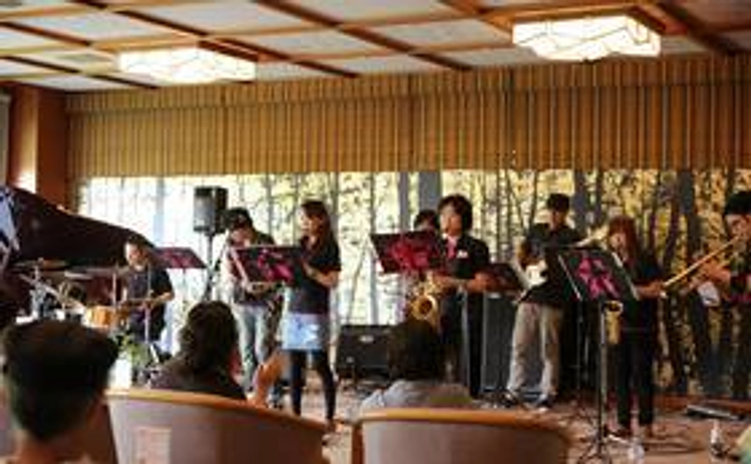 温泉街の音楽祭へペアでご招待