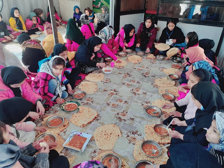【2023年版】アフガニスタン冬の食糧支援！飢餓が心配される子どもたちに給食を！