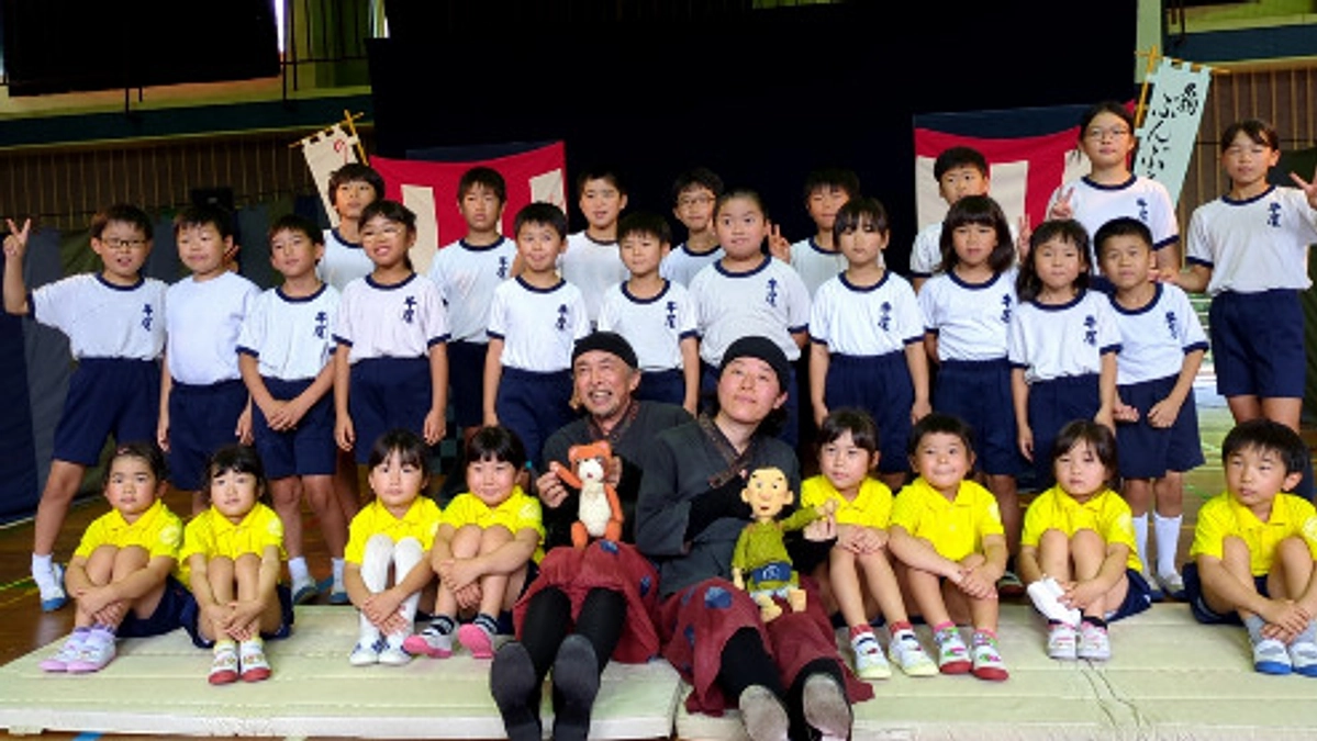 支援事業15校目、伊佐市立牛尾小学校での人形劇公演のご報告です！