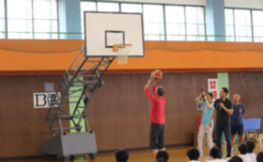 【大人プレーヤー向け】NBA永久欠番選手ラリーさんによるバスケの個別指導を受けて応援！