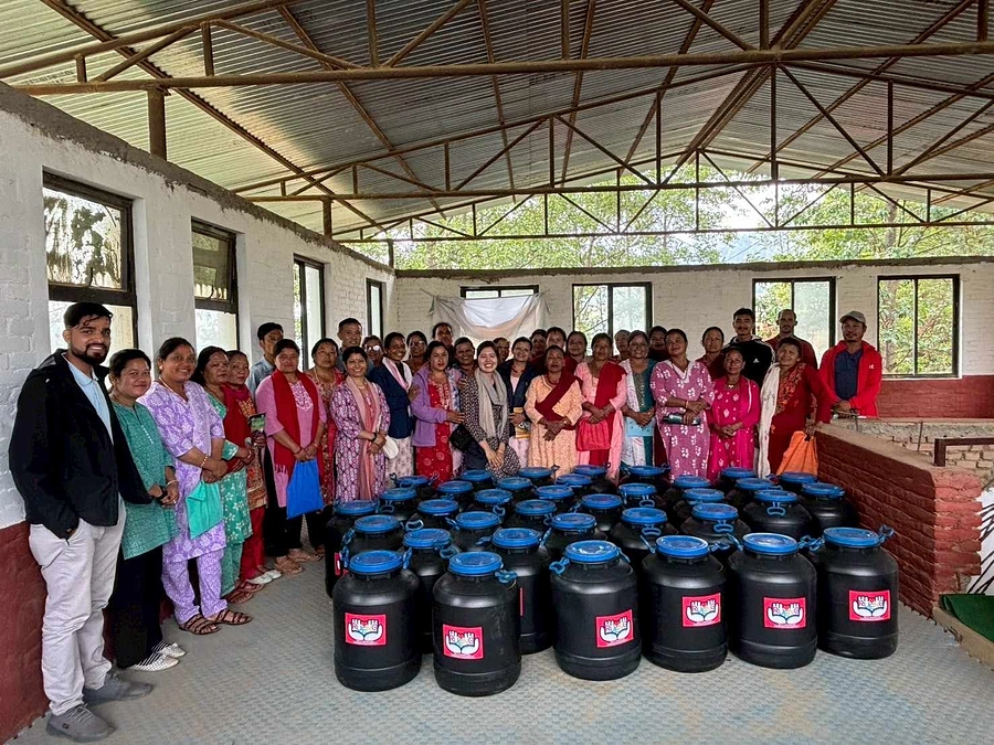 【農業訓練：植物性殺虫剤作り】