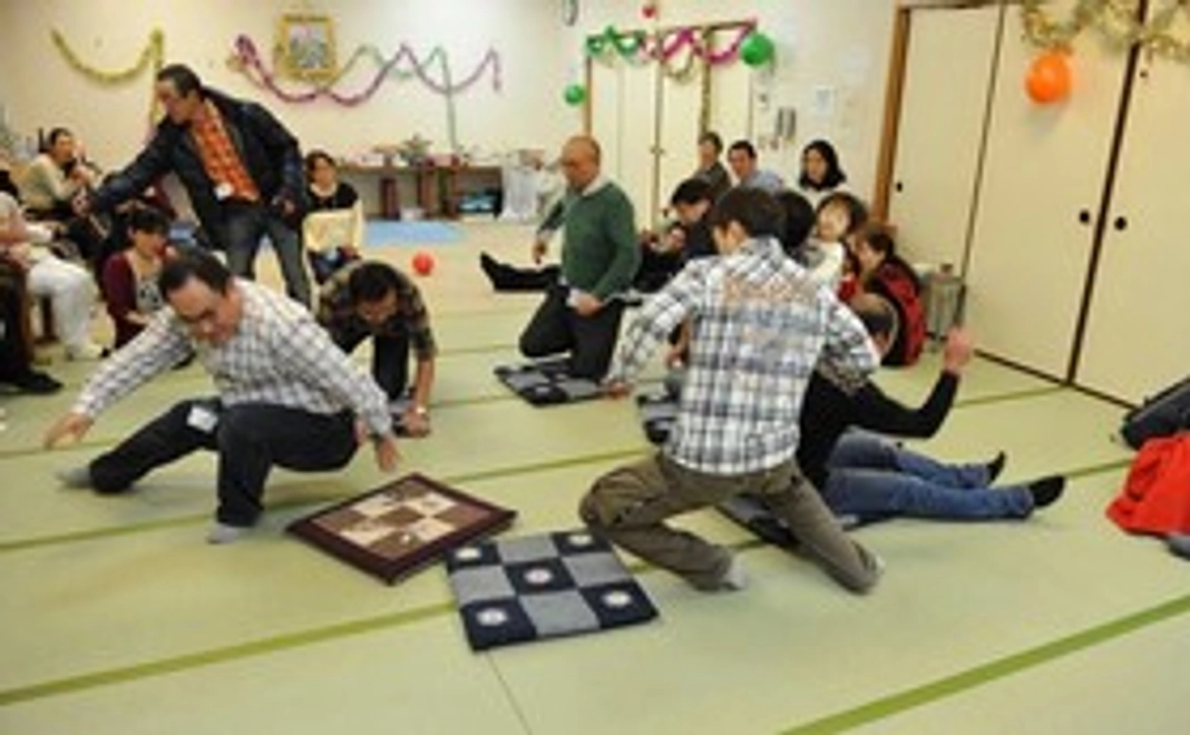 やなせたかしバンダナプレゼントとクリスマス会ご招待