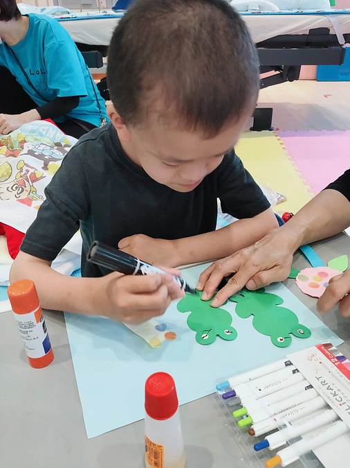 梅雨の時期にむけて飾りをつくりました