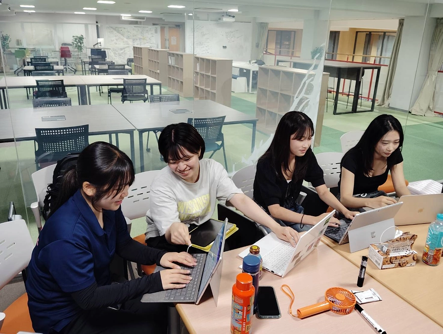 UBC生との会議を重ねています！本番まであと2日！