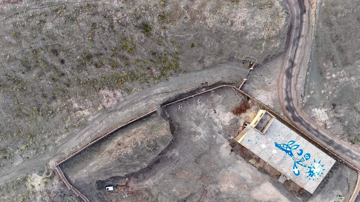 淺井裕介がラダックの大地に描く3つの地上絵