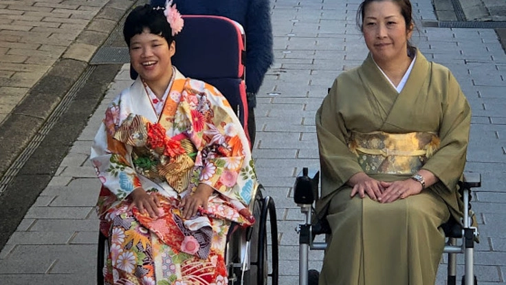 車椅子ユーザーも着物を着たい。セパレート式の着物を制作へ!