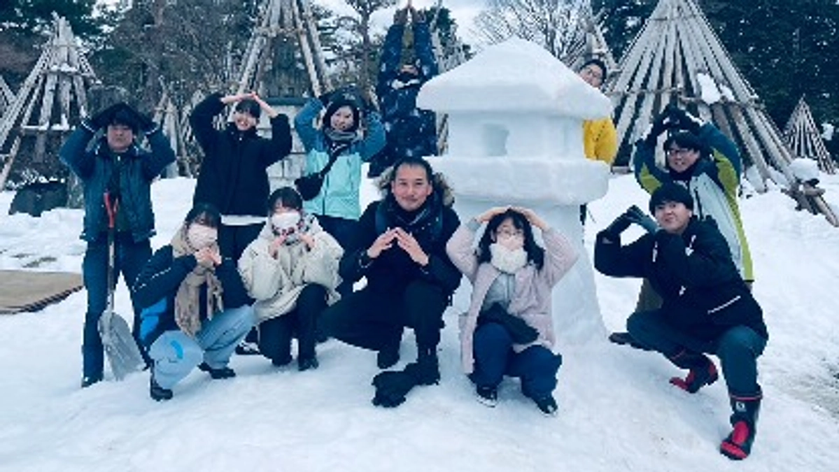 お祭り直前！灯篭作りやってます！