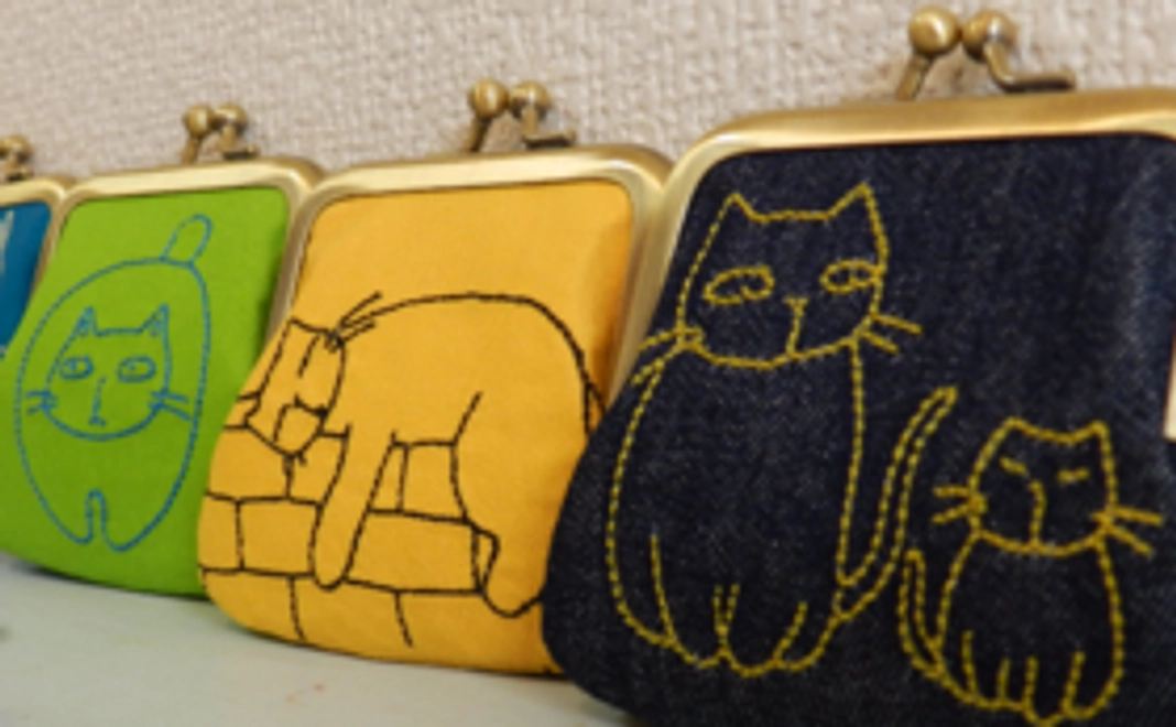 NEKOFORCE看板商品！ねこ刺繍がま口小物入れ