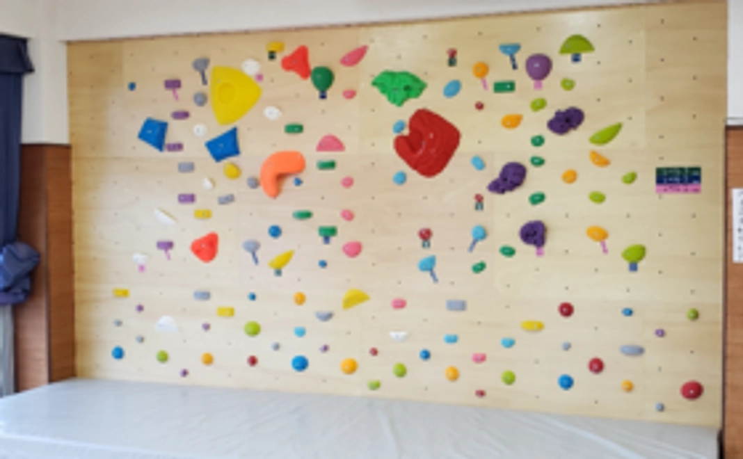 ボルダリングウォール利用登録無料券+２時間利用予約券１枚送付