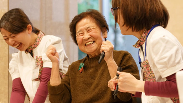 介護施設で暮らす人々の日常をもっと楽しくするディスコを開催！