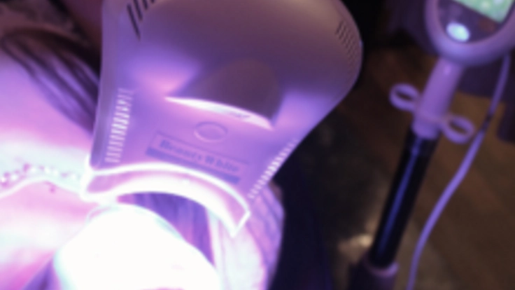 髪と歯の悩み解決。美容室にホワイトニング機材を導入したい！