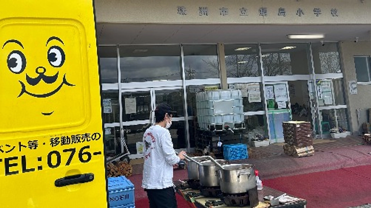 引き続き、チャンピオンカレーさんによる炊き出しを実施しました！