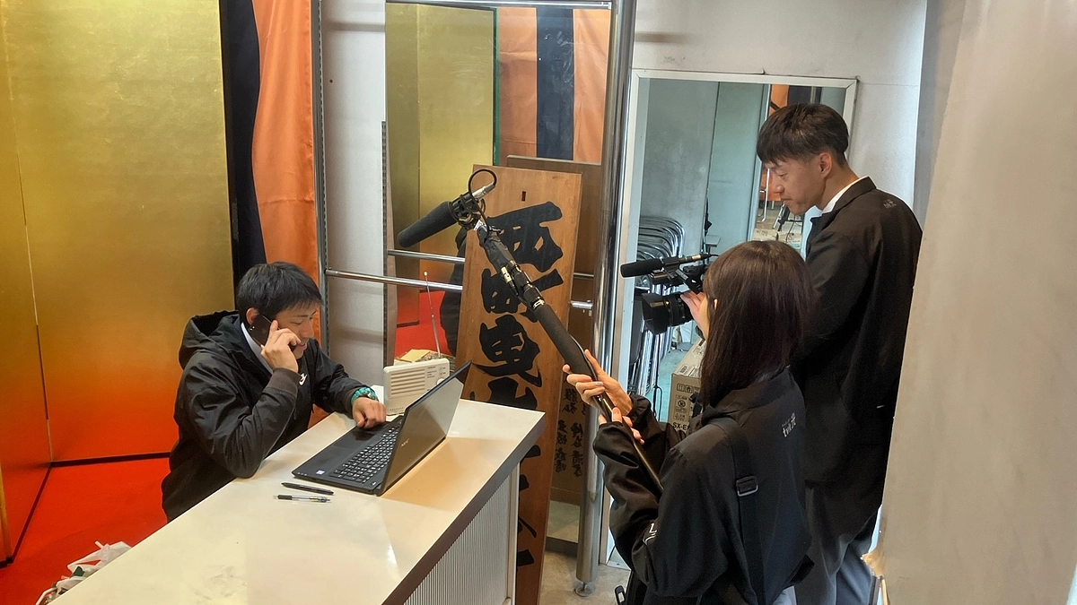 5/1 テレビ小松様が曳山準備風景の取材に来られました！