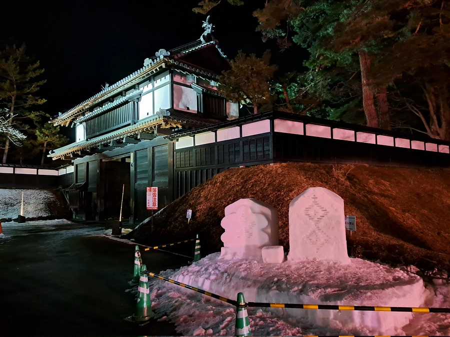 雪燈籠まつりの準備が進んでいます。