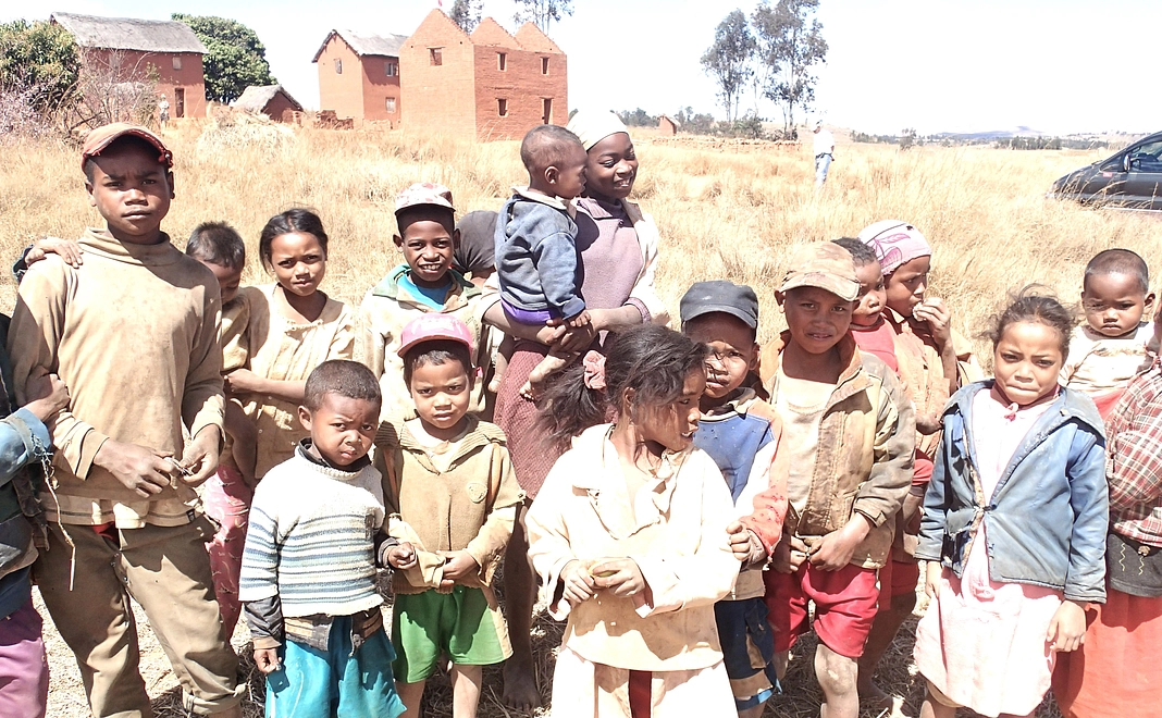 マダガスカルのお土産 + 感謝のお手紙