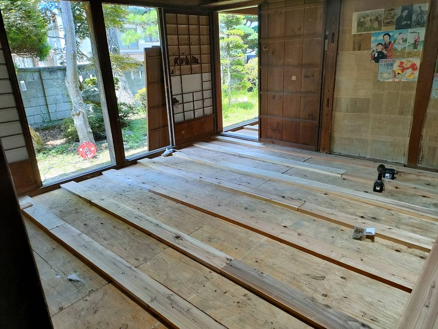 7月12日「床板貼りワークショップ」＆「あつまれたまり家へ」開催しました！