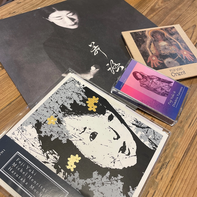 フランスでの作品リリース