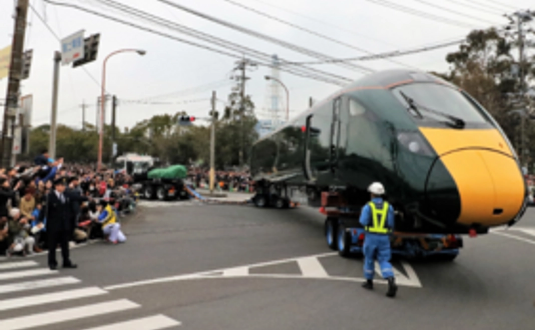 写真集 or DVDコース（ステッカー、クリアファイル付）