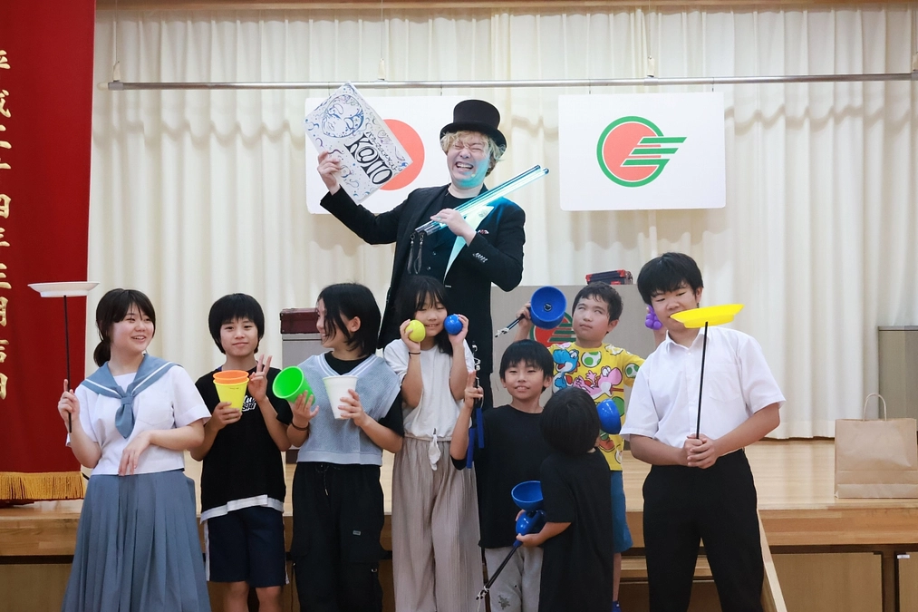 三島村立三島竹島学園での鑑賞＆体験プログラムを実施しました！