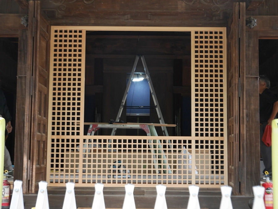 【お堂の改修工事】正面の建具についてのご報告