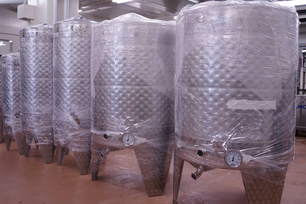 ステンレスタンク5基を導入しました