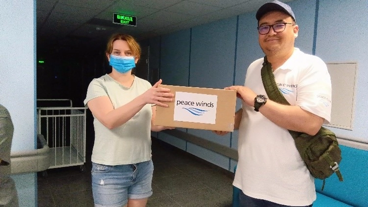 集中治療室の子どもたちに必要な物資を届けました