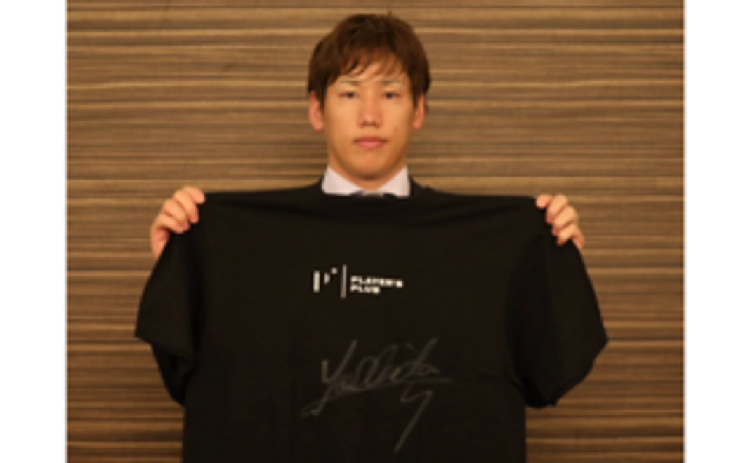 吉田正尚 選手サイン入りPlayer's PlusオリジナルTシャツ（XLサイズ）