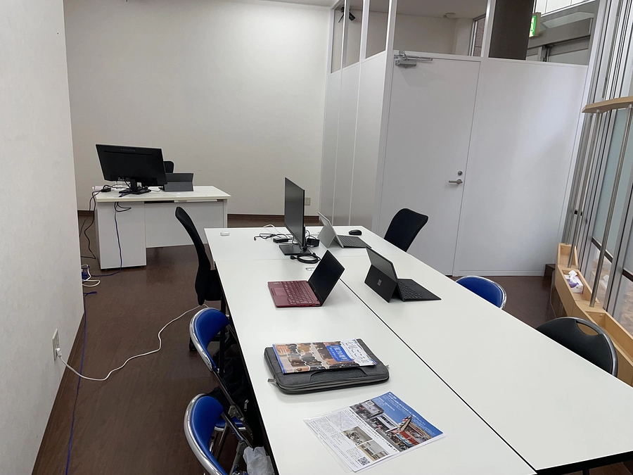 業務開始しました。