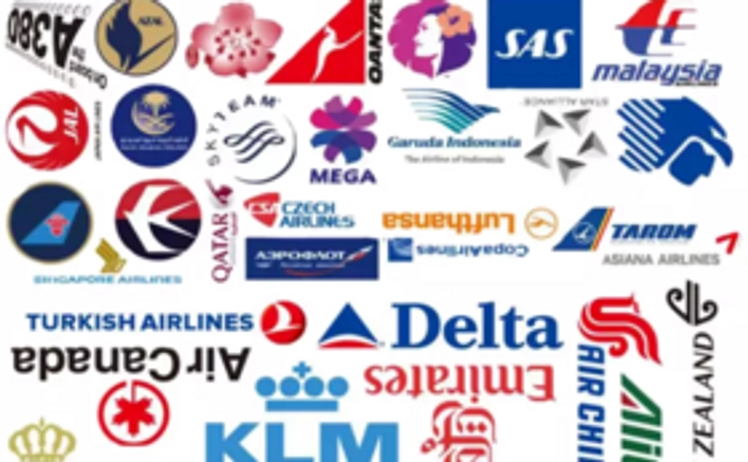 会社のステッカーをキッチンカーにペタり