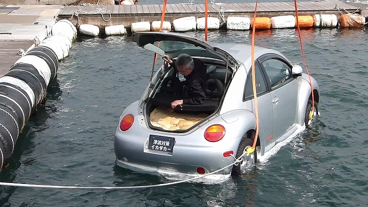 廃車を利用したイカダを普及させて津波から逃げ遅れる人々を救いたい