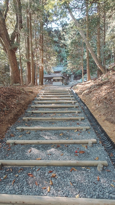護法善神社への参道整備工事、完了しました!!