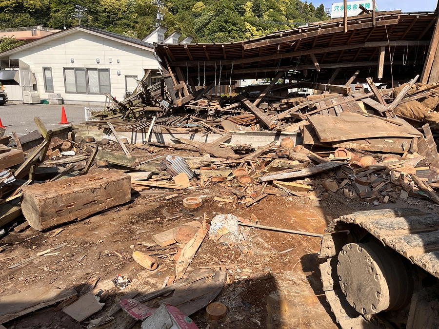 倉庫解体4日目が終わりました