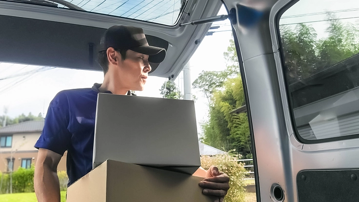 働く人のため働く車を斬新なローンで安く買えるお店を作る