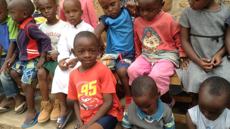 1本の鉛筆から学習支援 ルワンダの子供に学ぶ楽しさを届けたい