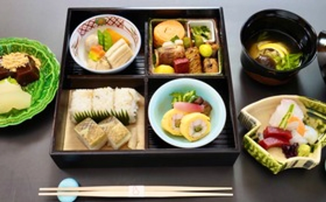 当館でランチをお召し上がり下さい　クラウドファンディング限定ペア松花堂弁当