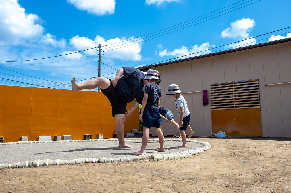 土俵が完成、そして稽古も開始しました。ありがとうございました。