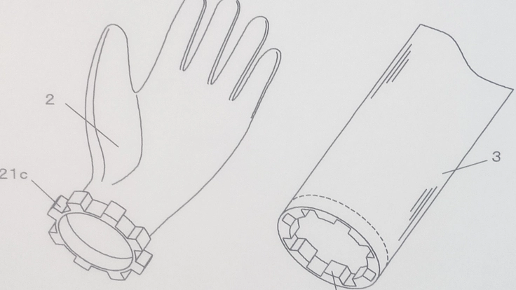 マグネットで手袋を自由に着脱できるウェアを製作したい