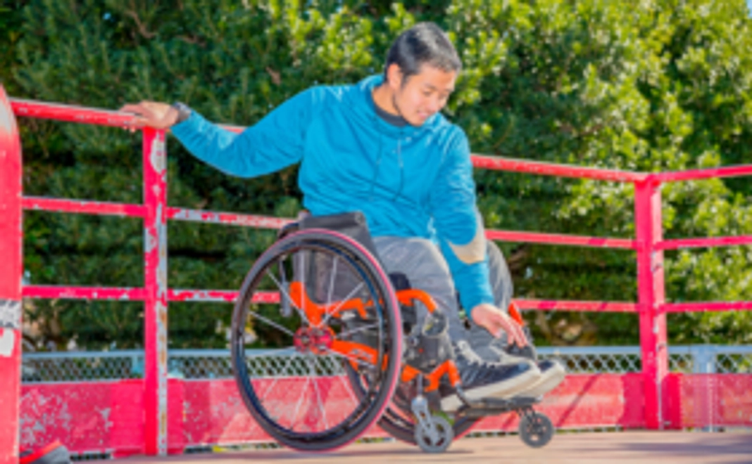 〈B〉車いすバックフリップの挑戦を応援！