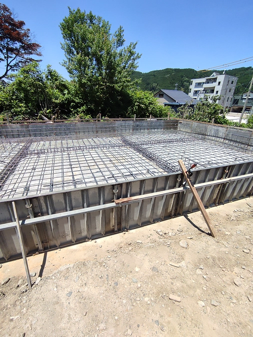 基礎工事が始まりました。