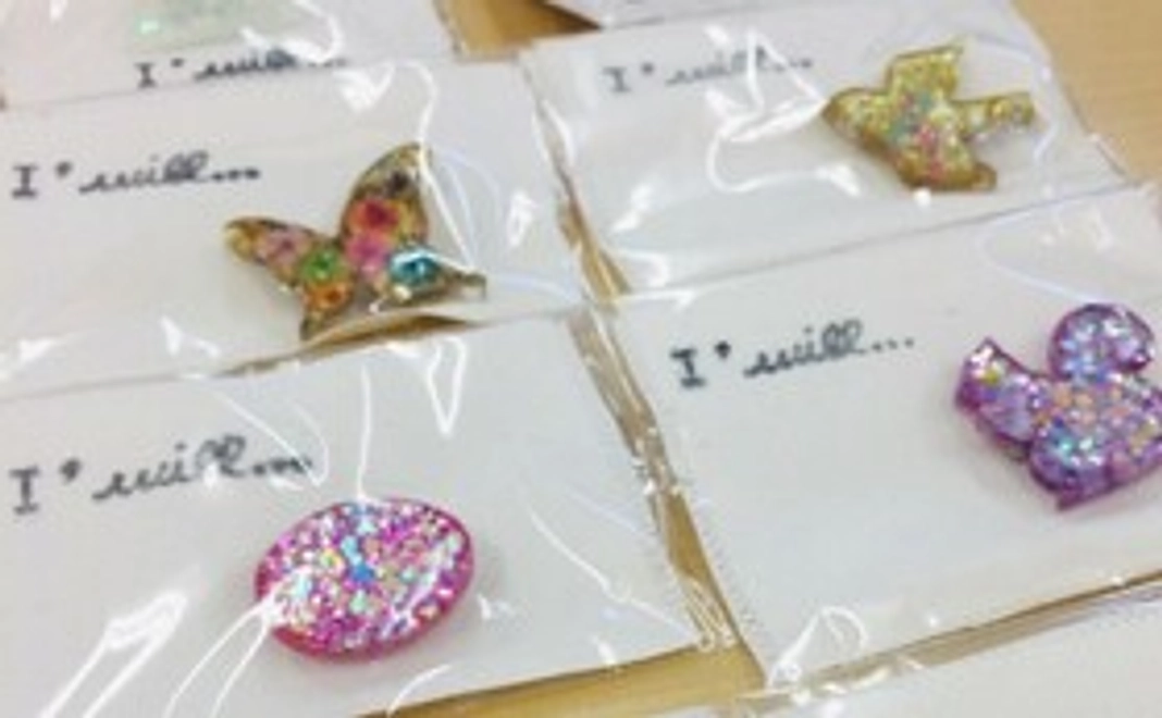 手作りレジンブローチ♪