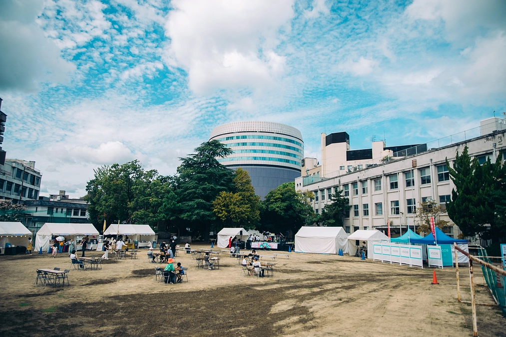 内山下小学校について