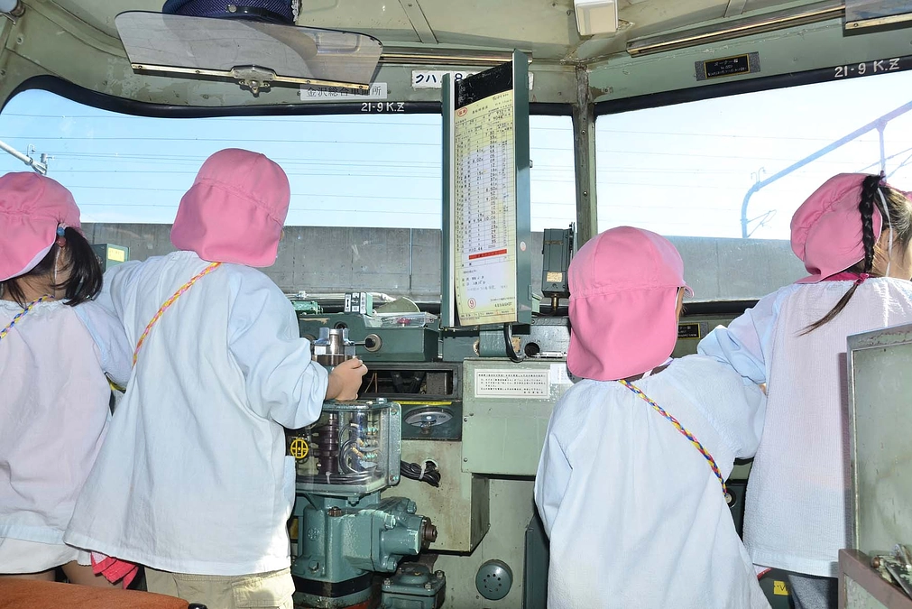 頑張れ受験生！！　チャレンジし続けて13年目のボンネット電車保存と、新たなチャレンジの食堂車