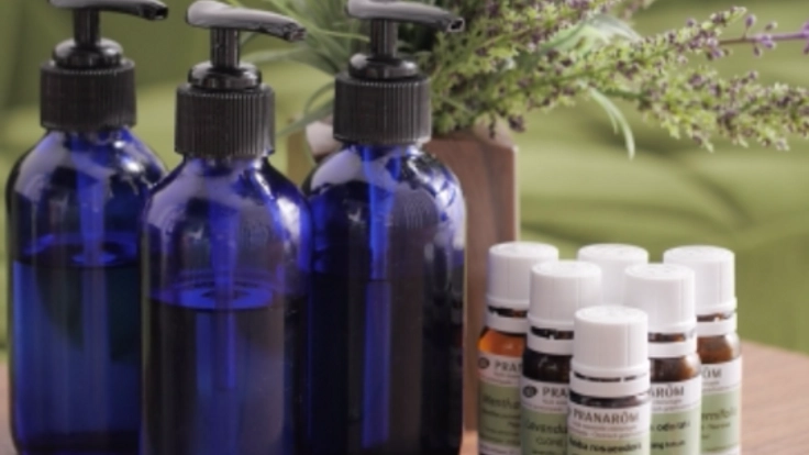 自宅のキッチンで母が作り続けたシャンプーで髪の毛を元気に！