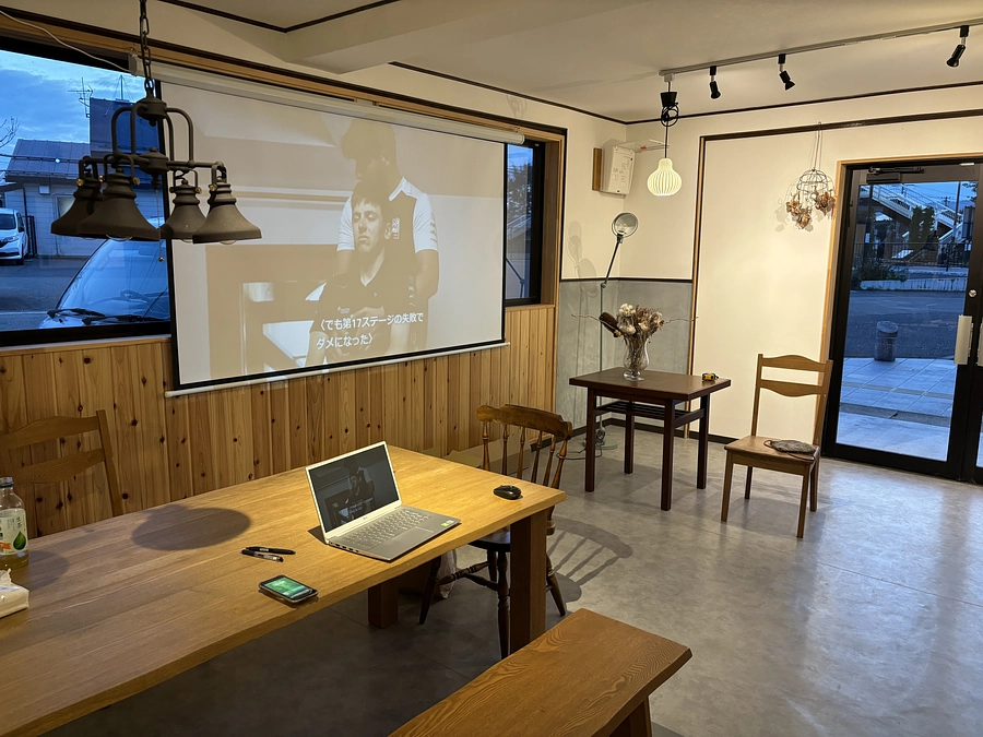 大型スクリーン設置とコア利用者との打合せを行いました。