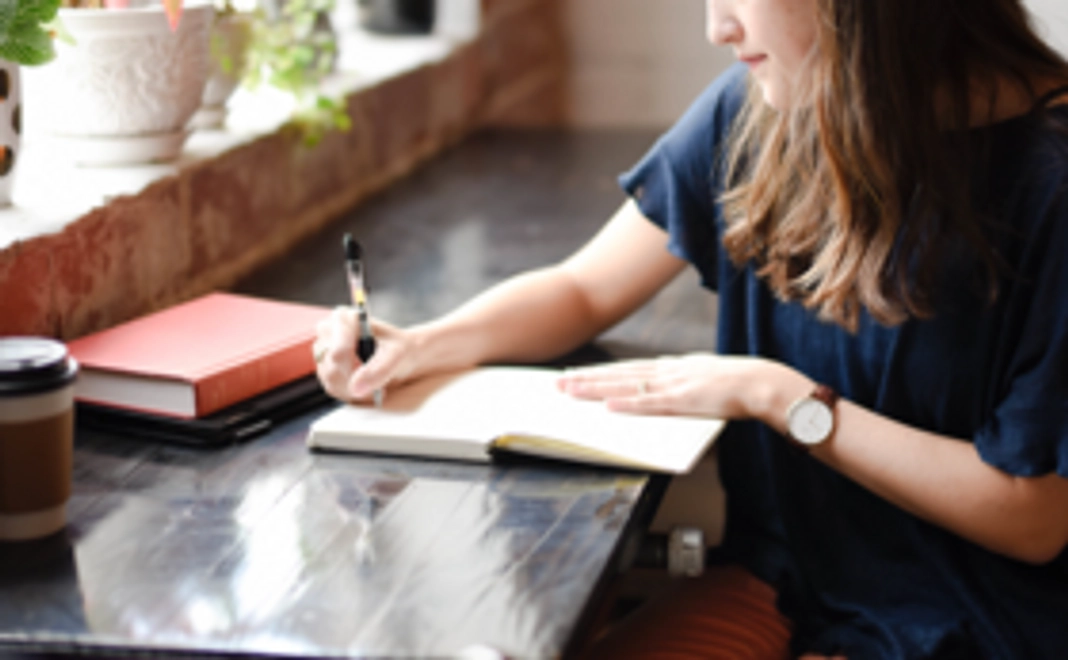 翻訳された親教育の教本とガイドブックをpdf形式でお送りします。